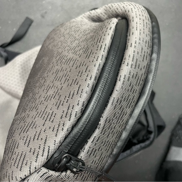 lululemon the ambassador backpack UbEr RaRe - Picture 4 of 6